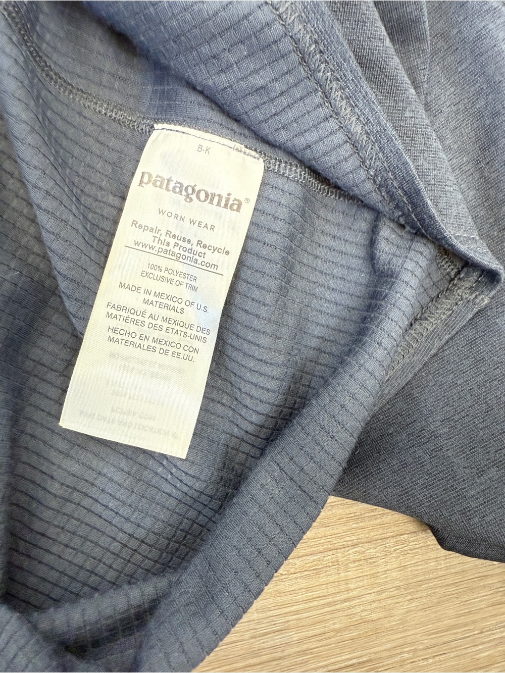 Patagonia Size M Blue/Gray Capilene Midweight 1/4 Zip Polartec Baselayer - Picture 7 of 9